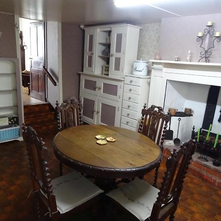 Charming French Cottage-Gite In The Heart Of Quiet Gorron المظهر الخارجي الصورة