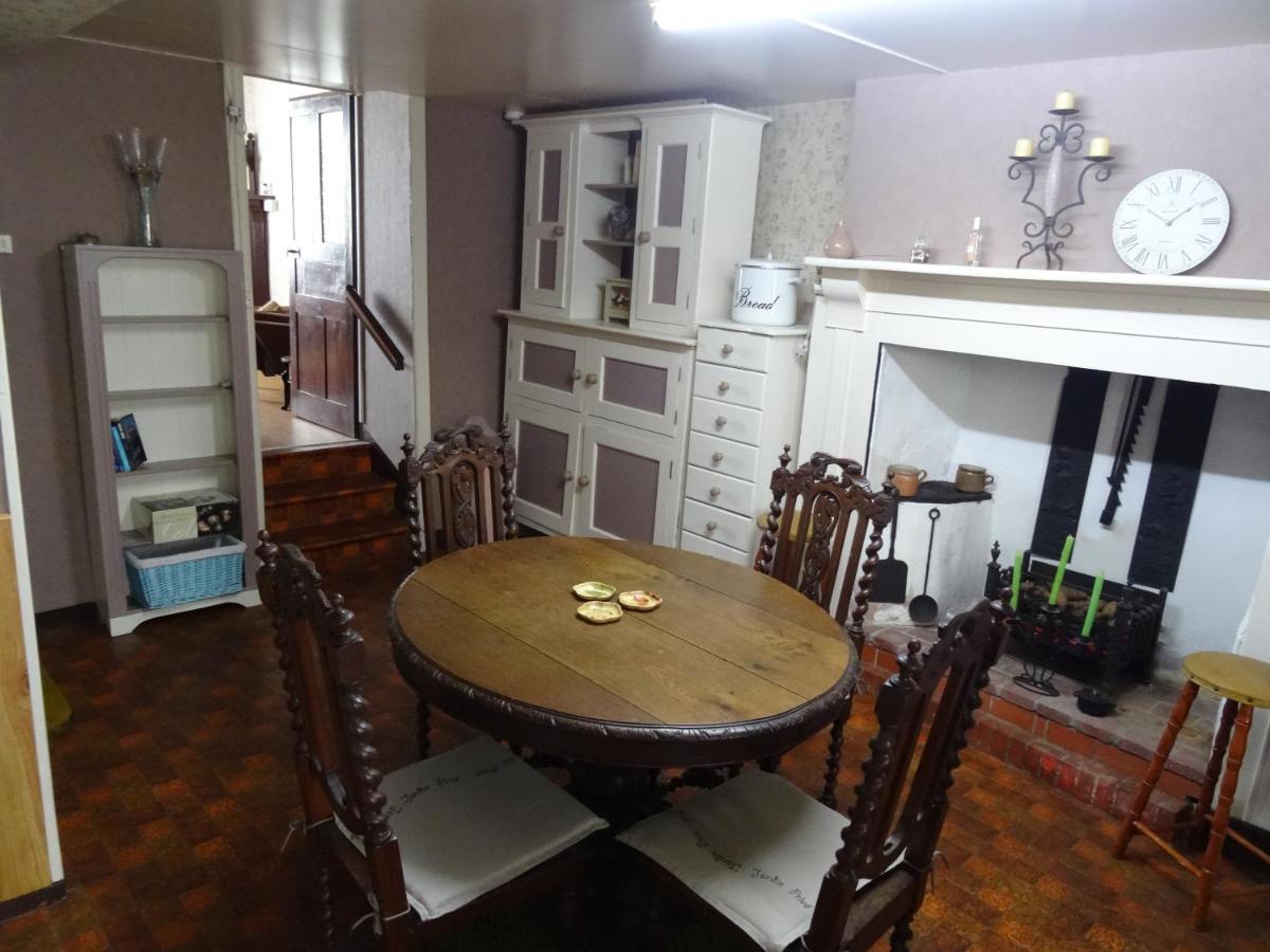 Charming French Cottage-Gite In The Heart Of Quiet Gorron المظهر الخارجي الصورة